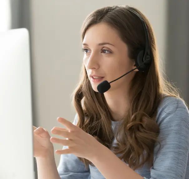 A group benefits advisor helping a client over the phone