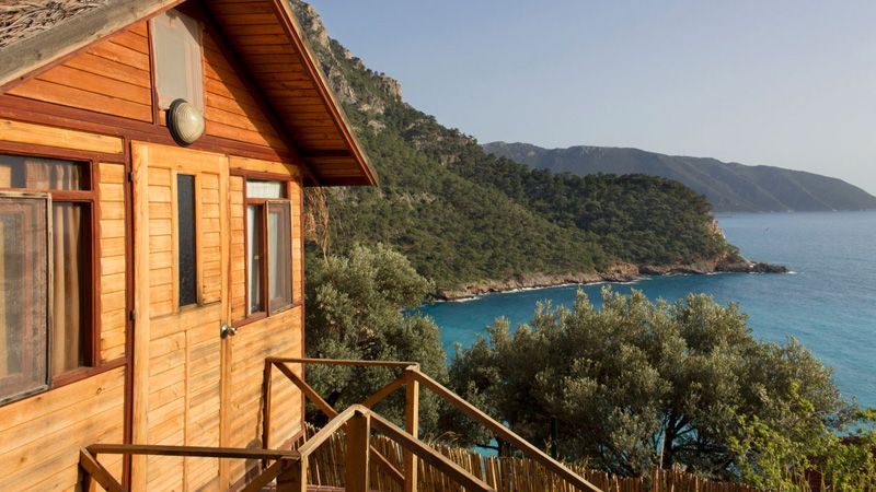 Cottage by the water